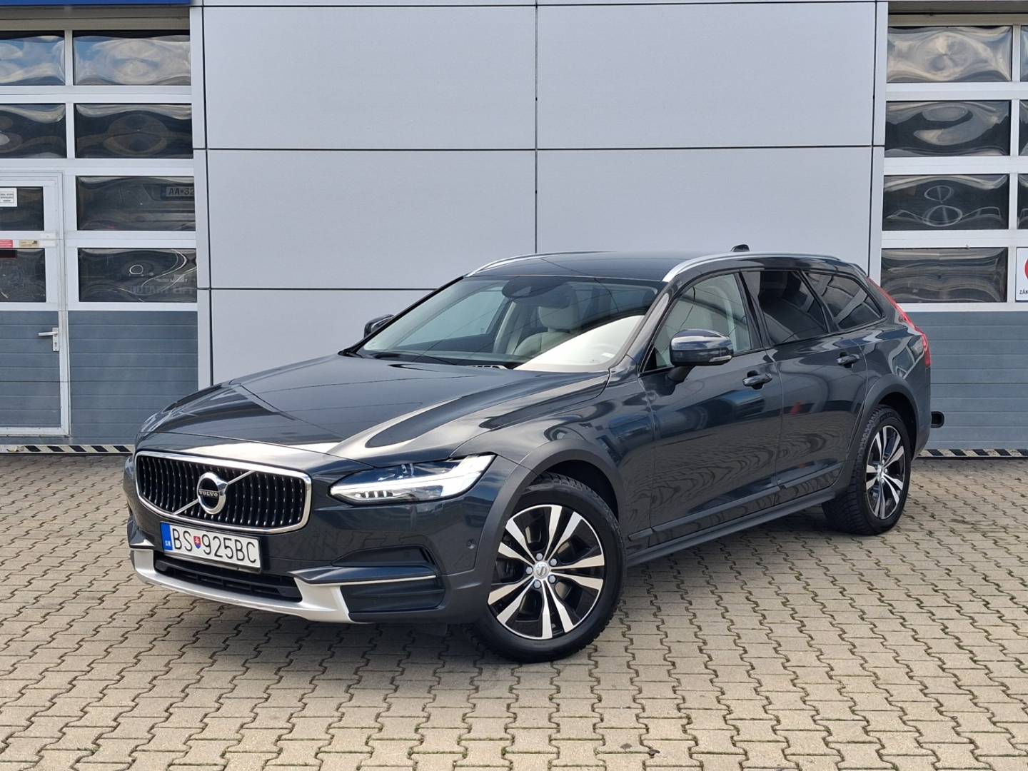 Volvo V90 CROSS COUNTRY PRO